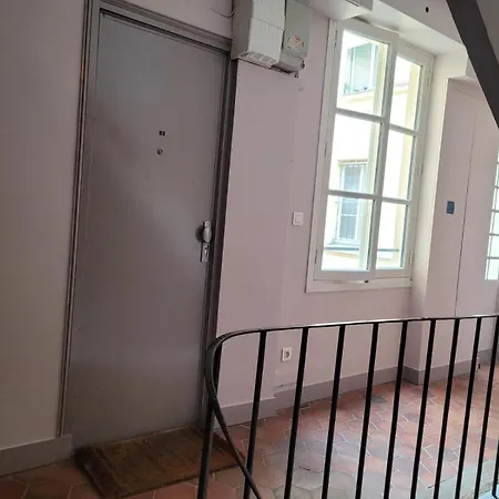 Village Oberkampf Apartment